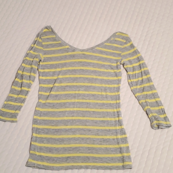 Cabi Striped 3/4 sleeve double v neck shirt- Size M - Picture 3 of 4